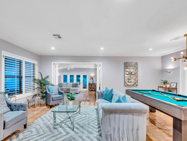 Luxurious Coral Ridge Residence with Heated Pool - Ideal Family Getaway